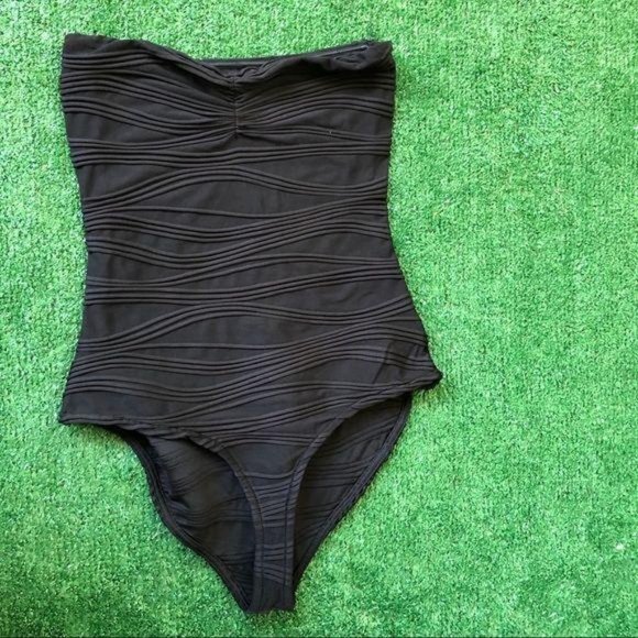 unbranded Tops - Black Textured Strapless Body Suit